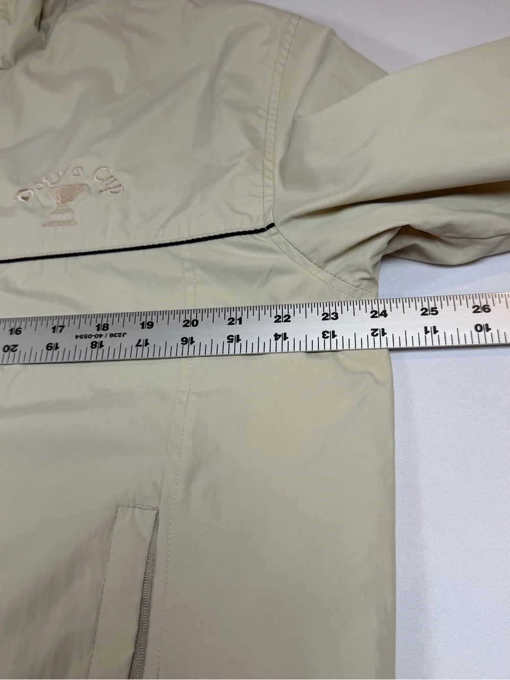 Page & Tuttle Men's Cream Lightweight Windbreaker Jacket Medium